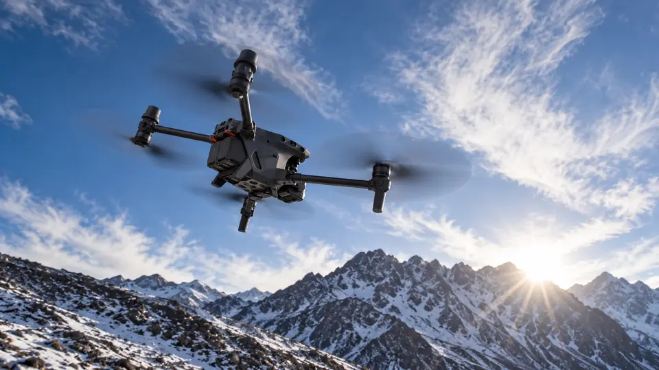 Dron con cámara térmica para termografía aérea